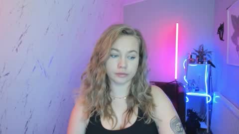 Holly online show from October 2025 06:17:01 PM