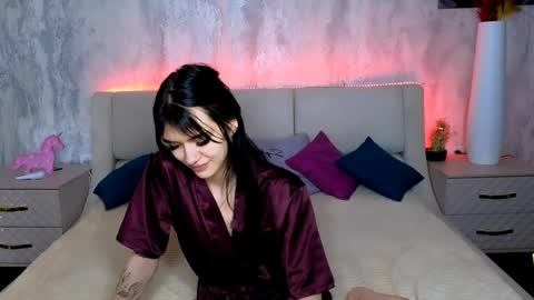 Snapshot of holly_beck chatting on May 2026 12:39:01 AM Holly online show from May 2026 12:39:01 AM