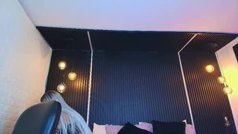 April online show from September 2025 12:21:01 AM