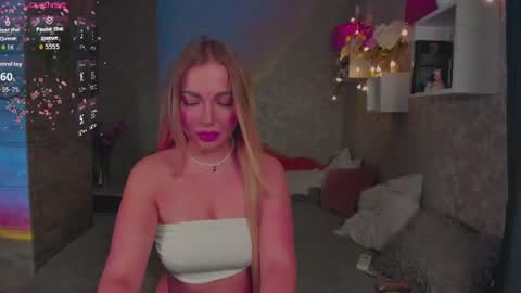 Snapshot of holly_molly8 chatting on August 2026 07:28:01 PM holly_molly8 online show from August 2026 07:28:01 PM