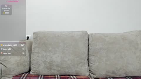 Snapshot of holly_pollyy chatting on January 2025 12:17:01 PM Polly online show from January 2025 12:17:01 PM