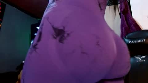 holly_thomsonx69 online show from January 2025 12:00:01 AM