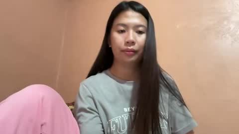 holly_wyn online show from July 2026 12:09:02 AM