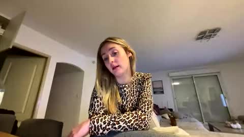 hollyandelon online show from October 2025 09:31:02 PM