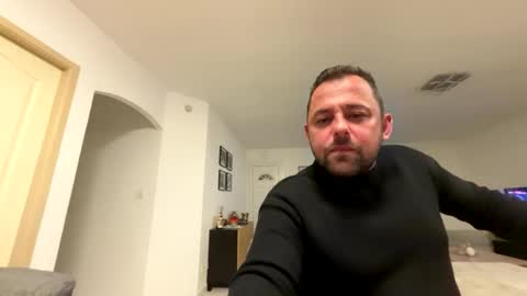 hollyandelon online show from February 2026 12:36:01 AM