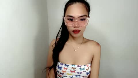 Snapshot of hollyhalo chatting on October 2025 02:29:01 PM hollyhalo online show from October 2025 02:29:01 PM