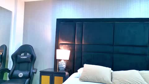 Snapshot of hollyolson chatting on February 2026 07:58:02 PM Holly online show from February 2026 07:58:02 PM