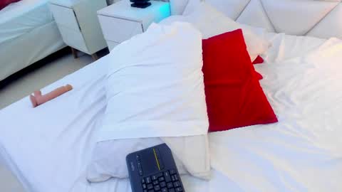 Holly online show from July 2026 01:27:01 AM