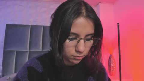 hollypeach_ online show from February 2026 03:21:01 PM