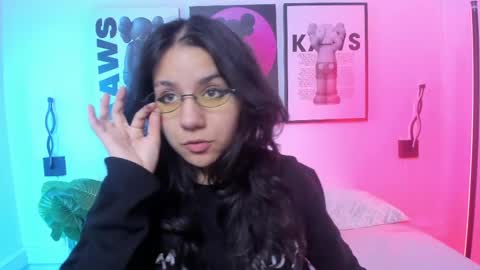 Snapshot of hollypeach_ chatting on June 2026 03:16:02 PM hollypeach_ online show from June 2026 03:16:02 PM