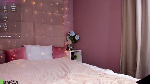 Holly online show from October 2025 07:45:02 AM