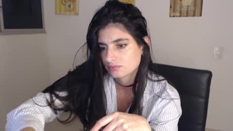 hollyshit_ online show from February 2025 04:04:01 AM