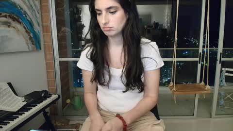 hollyshit_ online show from October 2025 12:05:02 AM