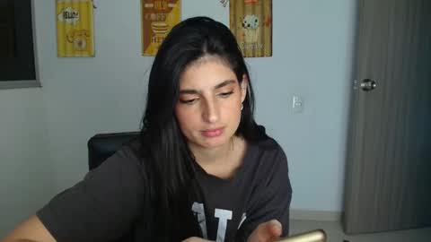 hollyshit_ online show from February 2026 12:44:02 AM