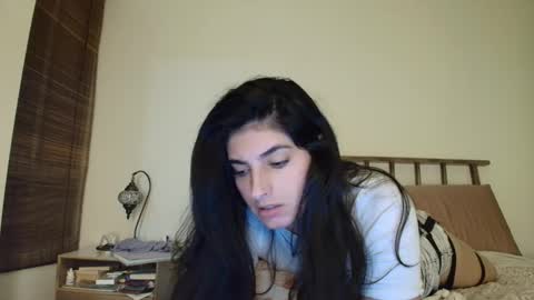 hollyshit_ online show from March 2026 12:32:02 AM