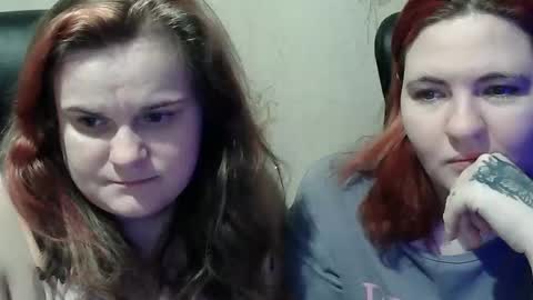 HollyXEva online show from January 2026 07:11:01 PM