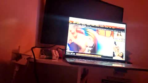 holtsteelxx6 online show from April 2026 05:47:02 AM