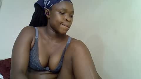 holy_ebony online show from March 2026 09:23:01 AM