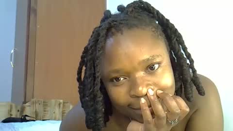 holy_ebony online show from April 2026 11:44:02 PM