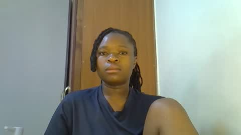 holy_ebony online show from May 2026 02:07:02 AM