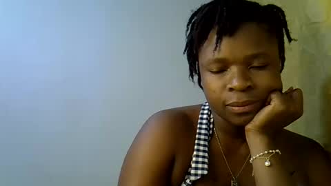 holy_ebony online show from June 2026 03:31:02 AM