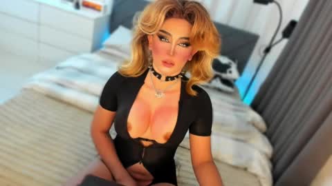 Miss Gia online show from June 2026 12:02:02 AM
