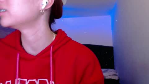 Snapshot of holy_julii chatting on June 2026 04:36:02 AM holy_julii online show from June 2026 04:36:02 AM