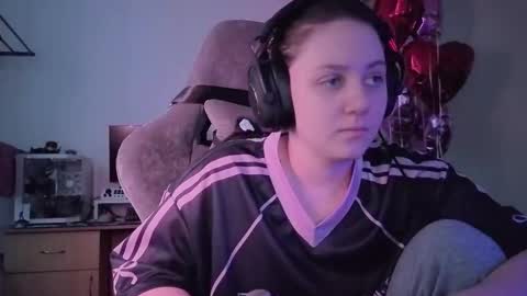 Snapshot of holy_kveta chatting on February 2026 02:55:02 AM Kviki online show from February 2026 02:55:02 AM