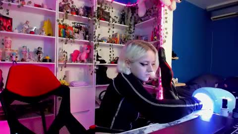 Snapshot of holy_rumi chatting on December 2025 10:35:01 AM Rumi online show from December 2025 10:35:01 AM