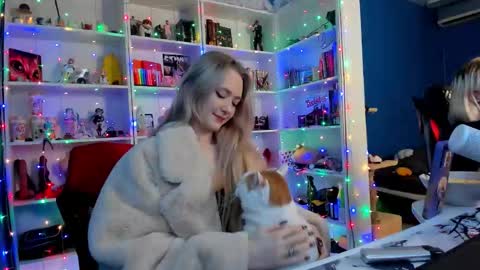 Snapshot of holy_rumi chatting on December 2025 11:16:02 AM Rumi online show from December 2025 11:16:02 AM