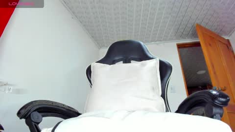 Holly online show from April 2026 07:19:02 PM