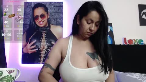 Milena online show from November 2025 09:31:01 AM