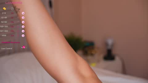Snapshot of honey_buunny chatting on June 2026 10:17:02 AM Kristina online show from June 2026 10:17:02 AM