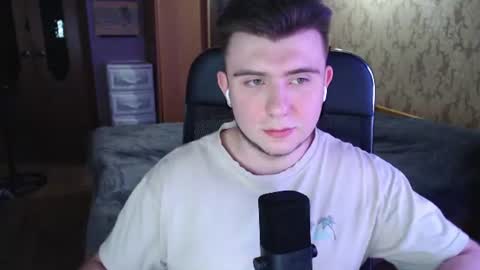 Wolfy online show from August 2026 09:09:01 PM