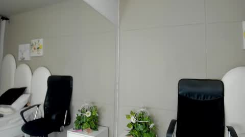 honey_hex_ online show from May 2026 12:34:02 PM