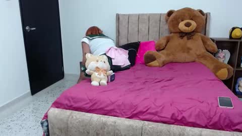 honey_hypnotic online show from December 2024 07:29:02 PM