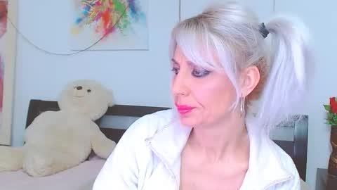 honey_lara online show from February 2026 02:06:02 AM