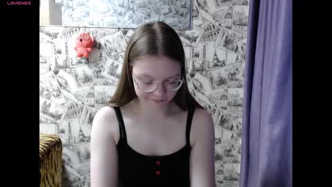 Lina online show from December 2024 11:00:02 AM