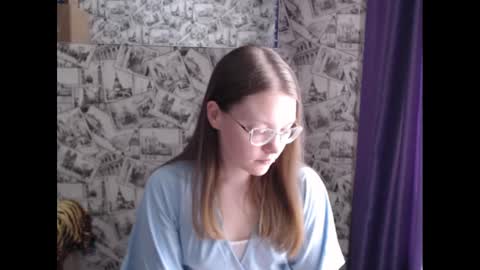 Lina online show from February 2025 10:49:01 AM
