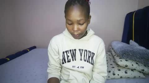 honey_nubia0 online show from December 2025 06:04:02 PM