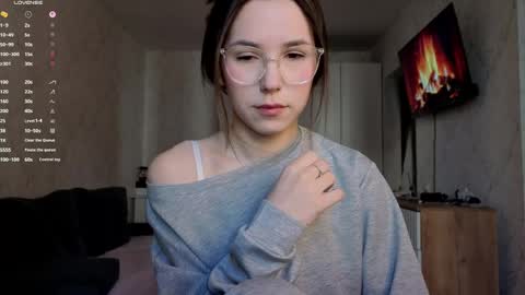 honey_peachy online show from May 2026 11:48:01 AM