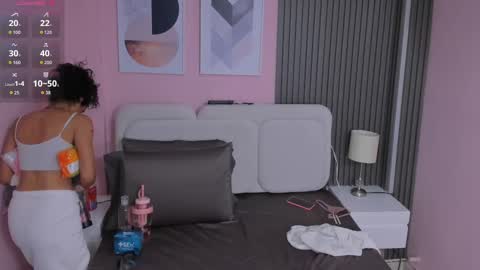 honey_sofii_ online show from September 2025 12:05:01 AM