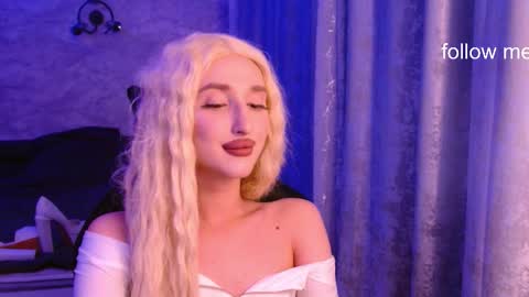 honey_sunset online show from November 2025 07:23:02 PM