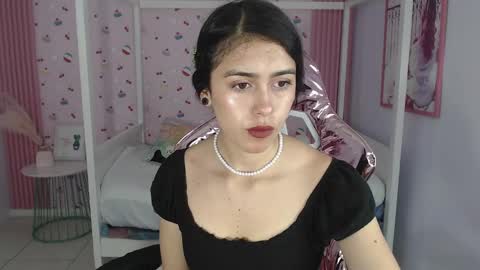 HONEY  online show from January 2025 12:52:01 PM