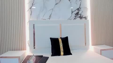 Snapshot of honeyangelh chatting on February 2026 11:50:01 AM honeyangelh online show from February 2026 11:50:01 AM