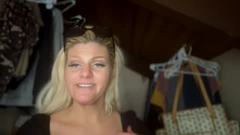 honeybuhnny online show from February 2026 02:34:02 AM