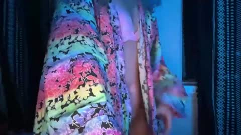 Snapshot of honeybun_z chatting on February 2025 06:03:01 AM honeybun_z online show from February 2025 06:03:01 AM