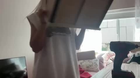 Snapshot of honeybun_z chatting on October 2025 11:45:02 PM honeybun_z online show from October 2025 11:45:02 PM