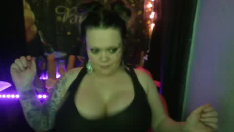 Snapshot of honeychambers chatting on April 2026 10:51:02 PM honeychambers online show from April 2026 10:51:02 PM