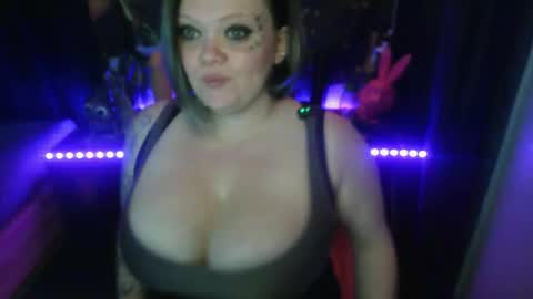 Snapshot of honeychambers chatting on April 2026 12:33:01 AM honeychambers online show from April 2026 12:33:01 AM